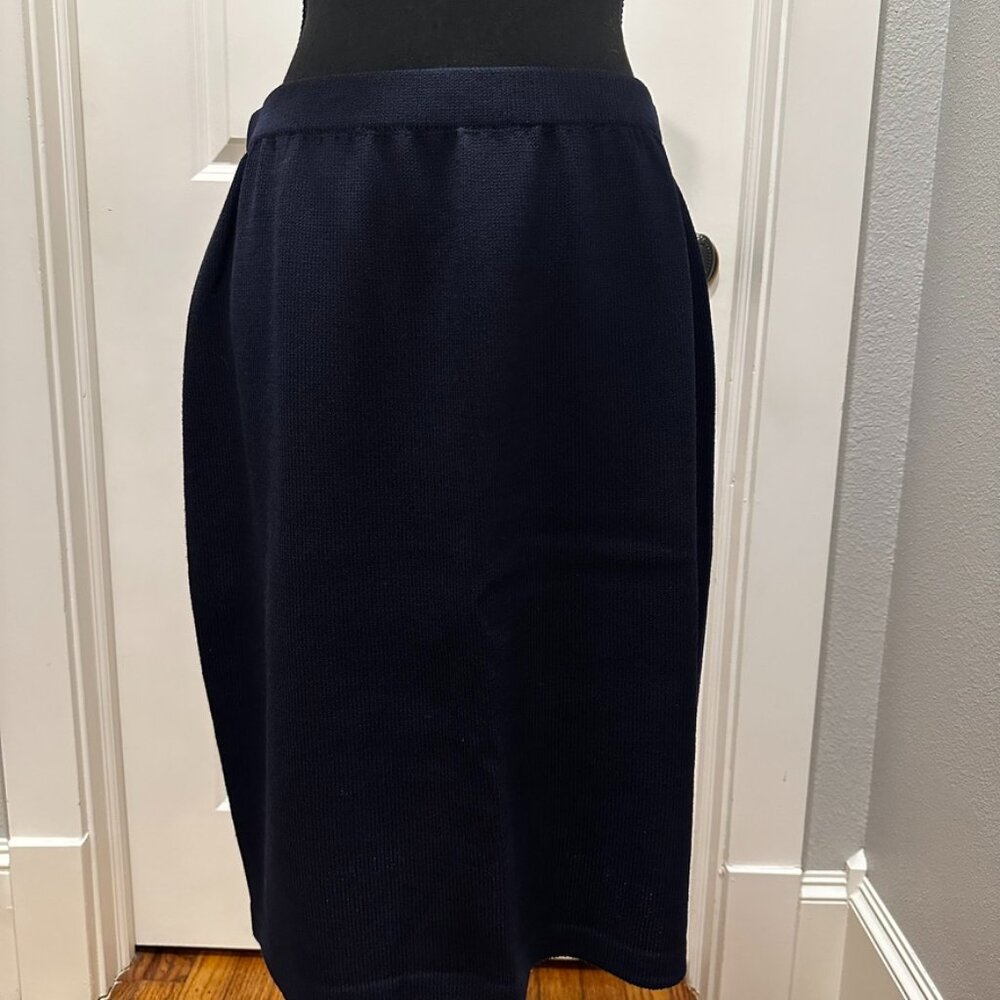Classic Navy St. John Knit Skirt - Size 12